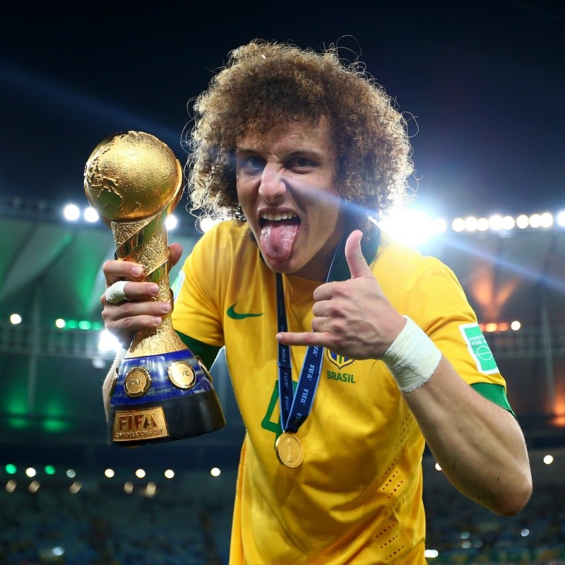 Três clubes europeus disputam a contratação do brasileiro David Luiz