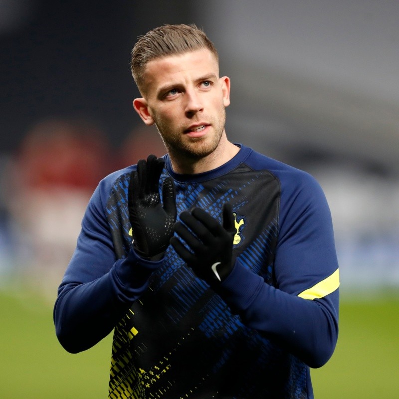 Após entregar pedido de transferências ao Tottenham, Alderweireld recebe proposta e deve estar de saída da Inglaterra