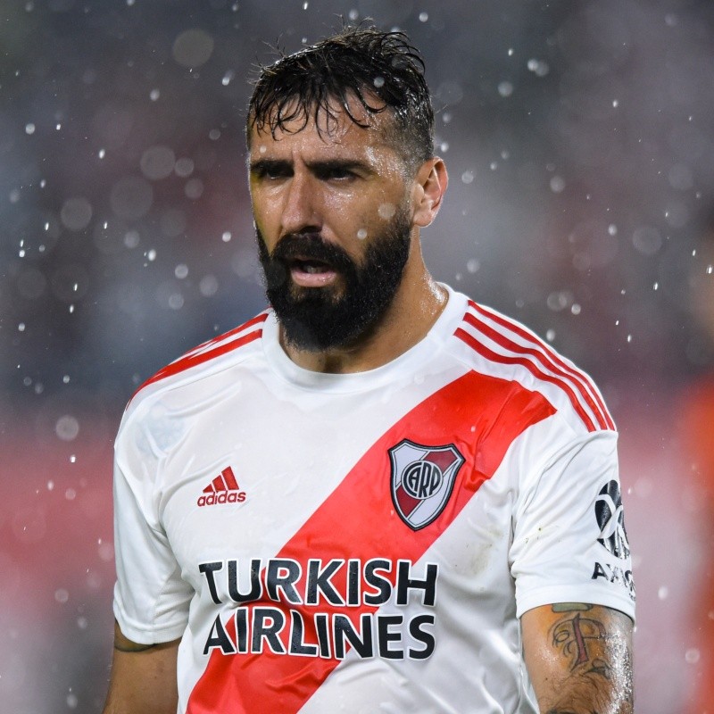 Alvo do futebol brasileiro, Lucas Pratto fica próximo de definir seu futuro