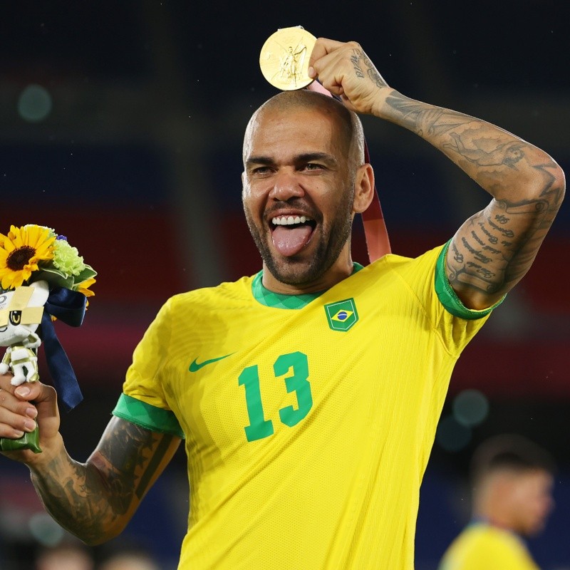 Campeão com o Brasil, Daniel Alves desabafa e torcida do São Paulo pede saída do jogador