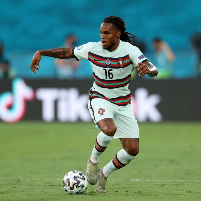 Clube da Premier League acerta a contratação do português Renato Sanches