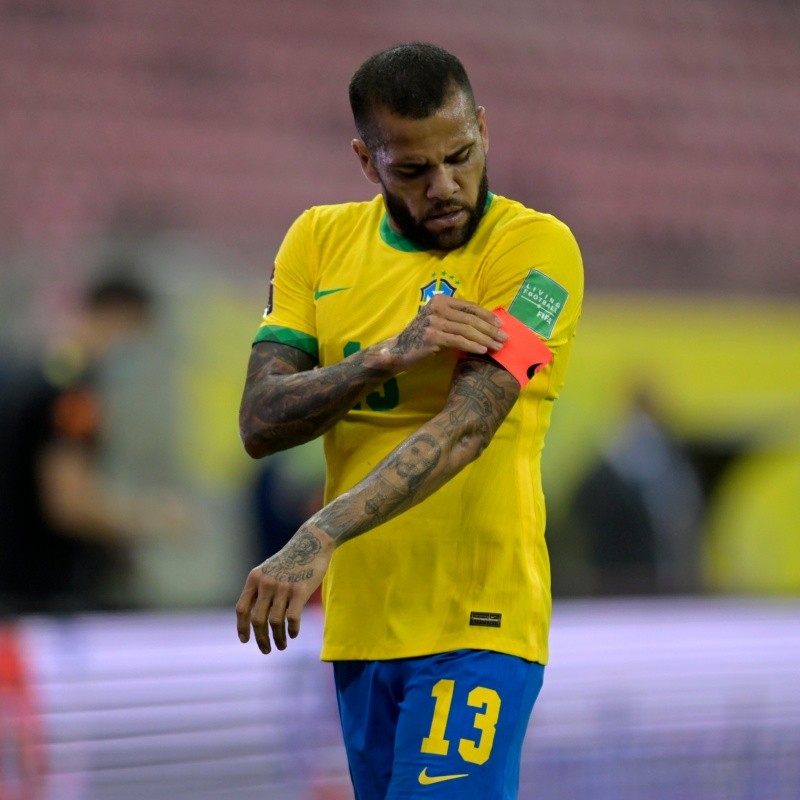 Tem negócio? Daniel Alves pode pintar em gigante brasileiro