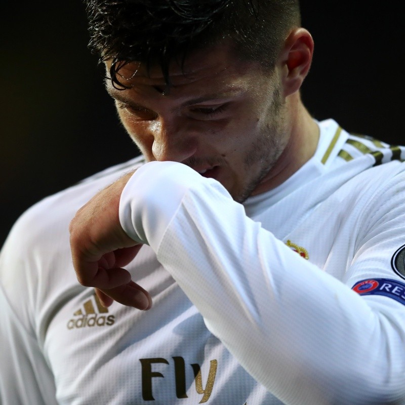 De saída do Real Madrid, Jovic é disputado por 2 gigantes europeus