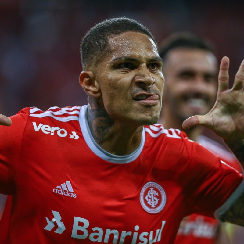 Livre no mercado, Paolo Guerrero é monitorado por gigante