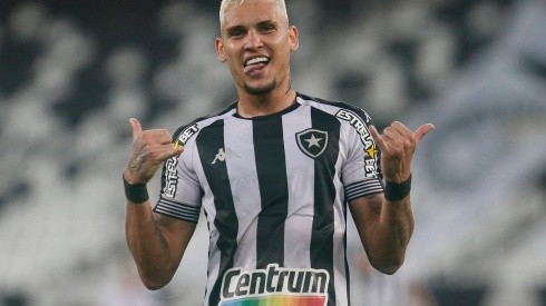 Palmeiras está próximo em acertar com atacante do Botafogo