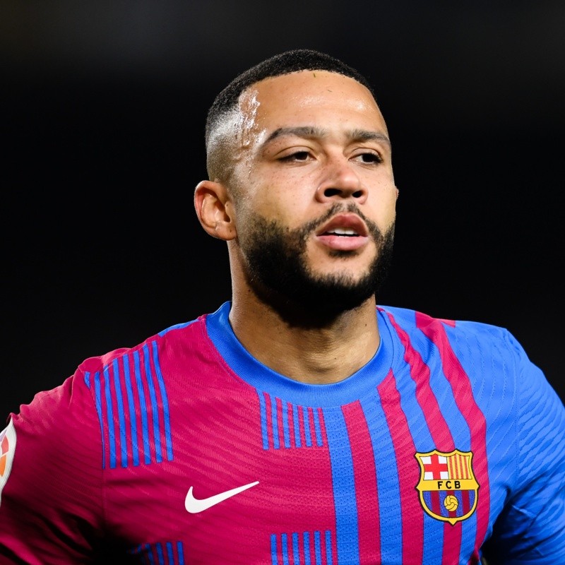 Mas já? Gigante europeu vai com tudo para fechar com Depay, do Barcelona