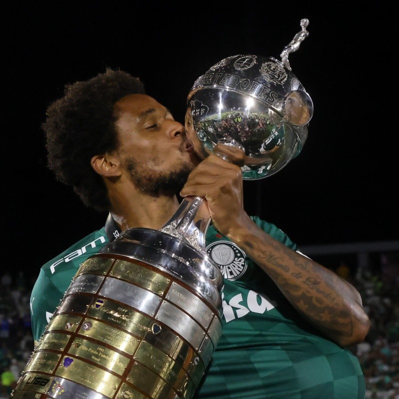 Luiz Adriano vira prioridade de gigante brasileiro para 2022