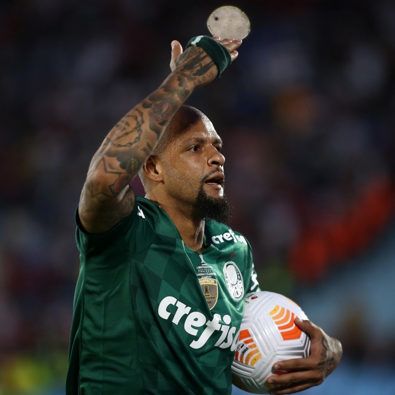 Felipe Melo faz exames e aguarda anúncio de gigante brasileiro