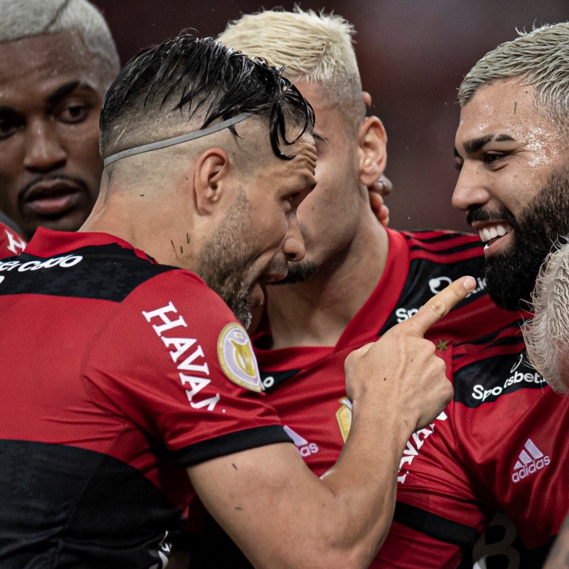 Vale a pena? Flamengo renova com jogadores contestados pela torcida