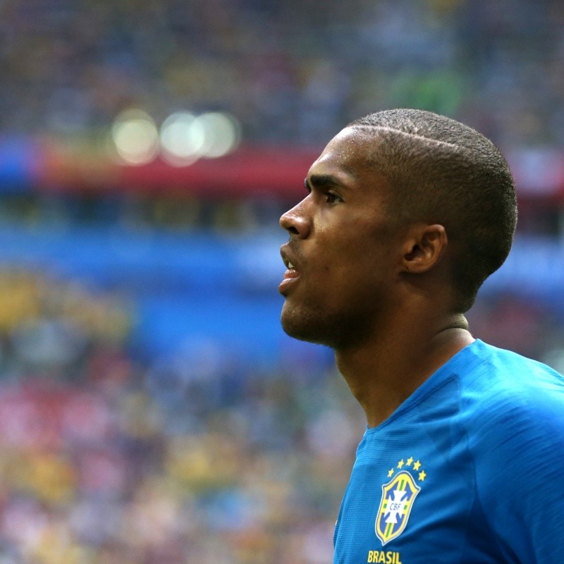 De saída do Grêmio, Douglas Costa recebe primeira proposta oficial