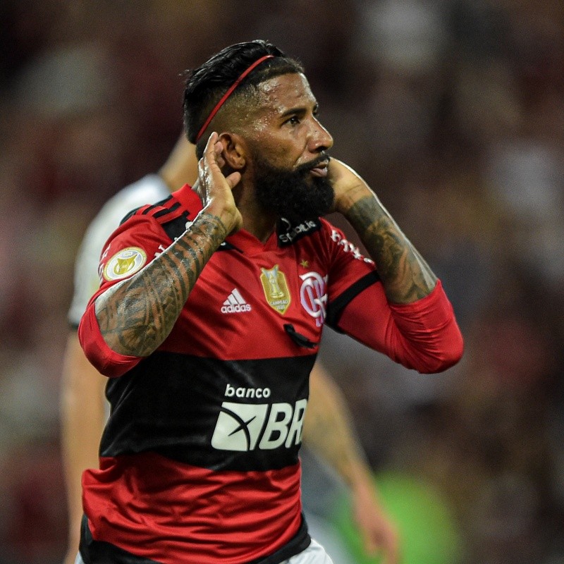 Lateral contestado pela torcida do Flamengo irá permanecer no clube em 2022