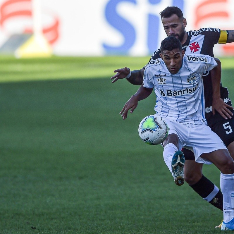 Vasco anuncia ex-Grêmio como sexto reforço para a próxima temporada