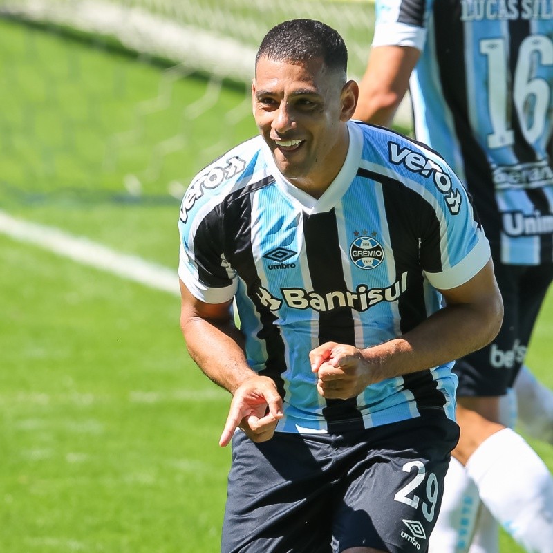 A volta dos que não foram! Grêmio confirma retorno de Diego Souza