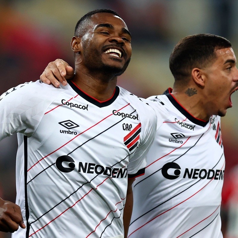 São Paulo fica perto de dar chapéu no Inter e ainda conversa com grande atacante