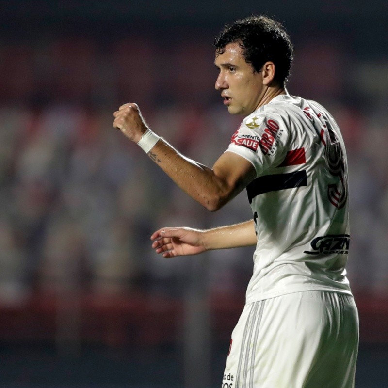 Dois jogadores do São Paulo podem deixar o clube rumo ao Santos