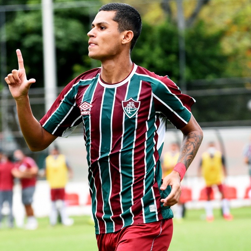 Já vai? Luan Brito, do Fluminense, recebe proposta de time europeu