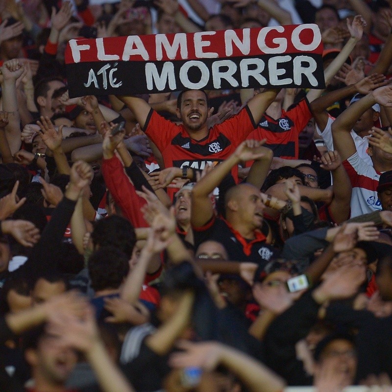 Torcida do Flamengo se manifesta e pede a contratação de atacante do Grêmio