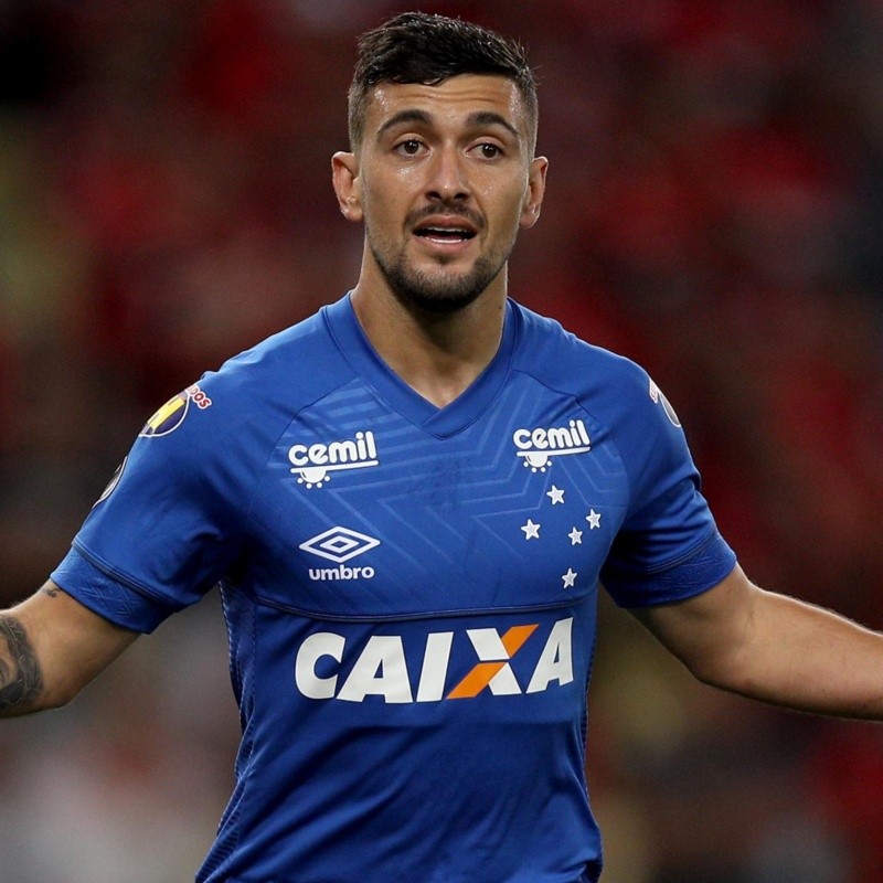 Cruzeiro quita dívida por Arrascaeta e fica próximo de se livrar de “transfer ban”