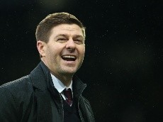 Gerrard pede, e Aston Villa pode tirar importante jogador do Liverpool