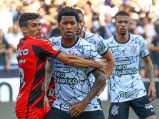 Ele fica! Corinthians renova contrato de ídolo da Fiel