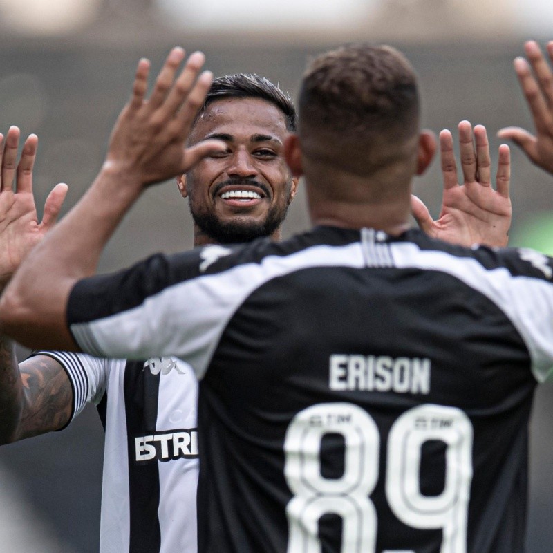 Atacante do Botafogo revela felicidade por marcar em vitória da equipe