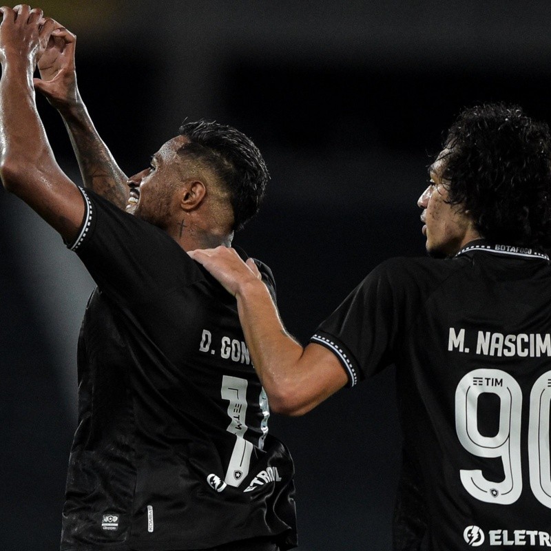 Botafogo leva dois gols, mas vira sobre o Madureira pelo Campeonato Carioca