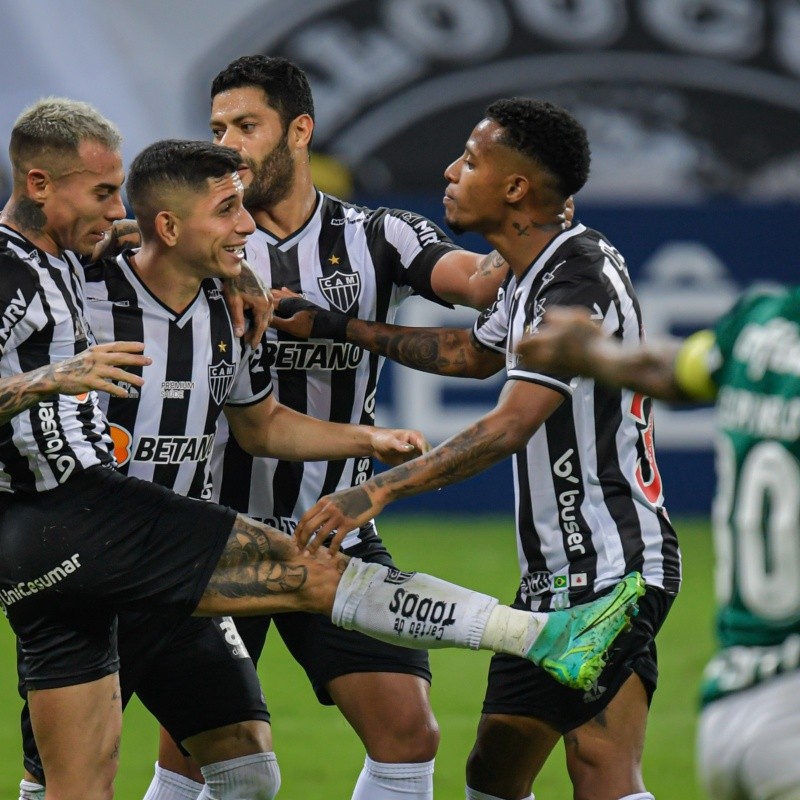 Clube da Libertadores faz oferta para tirar um dos destaques do Atlético Mineiro