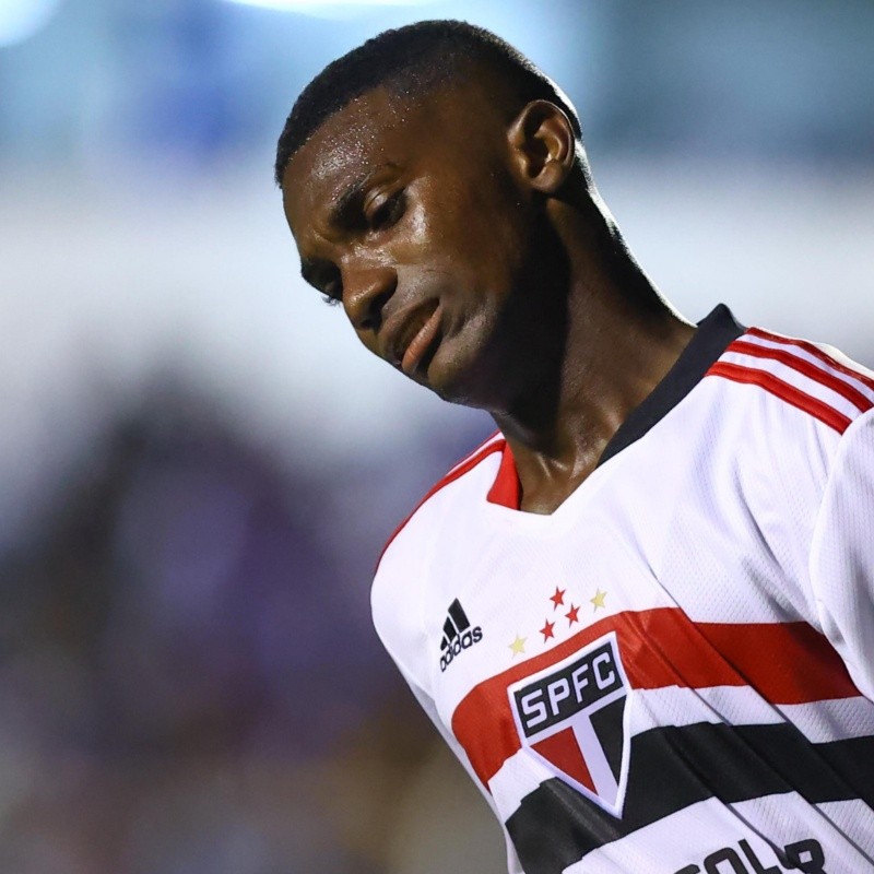 Vitinho fica mais distante de renovar com o São Paulo; veja os detalhes