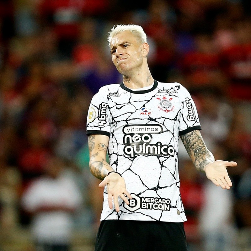 Jornalista revela atitudes que estão gerando 'desgaste' entre Róger Guedes e o Corinthians