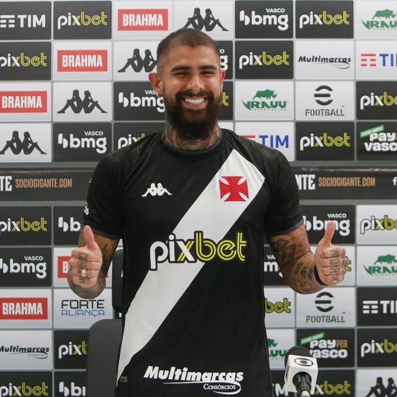 Zagueiro é apresentado no Vasco e diz: 'Estou bem e à disposição do treinador'