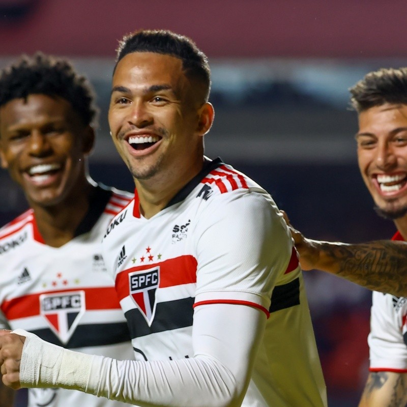 Vai ficar? São Paulo começa a negociar renovação de contrato com ídolo da torcida