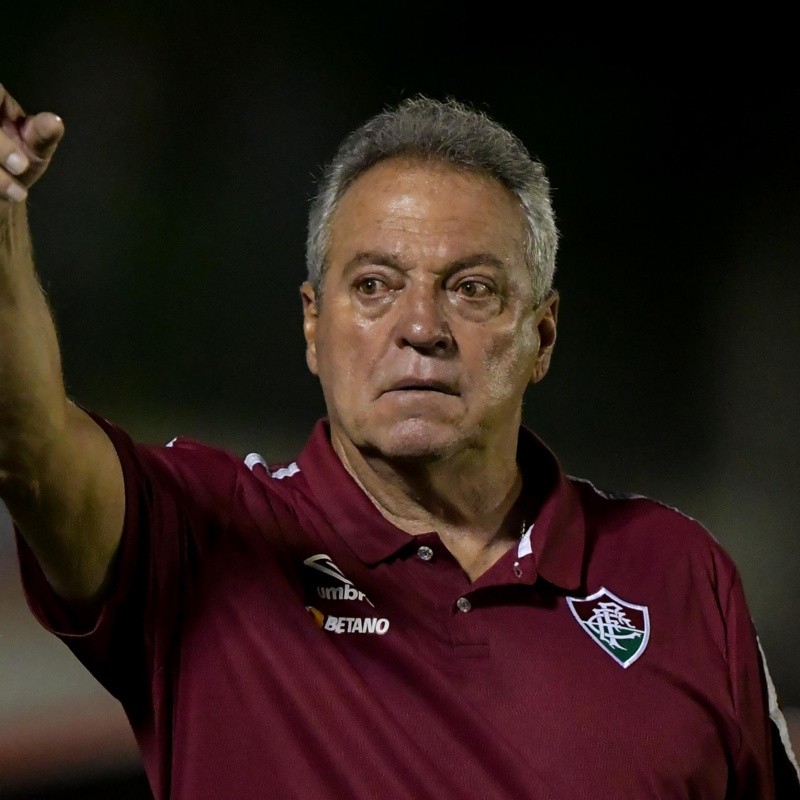 'Tem sido nosso 12º jogador', diz Abel Braga sobre torcedor do Fluminense