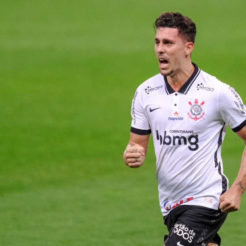 Quem quer? Corinthians quer negociar dois jogadores, mas não consegue times interessados