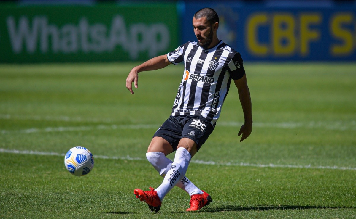 Clube russo faz consulta por Alonso, zagueiro do Atlético-MG