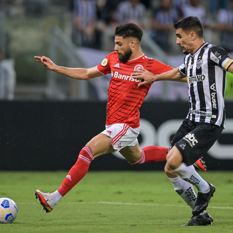 Quem sai? Com chegada de Júnior Alonso, Atlético-MG vai negociar zagueiro