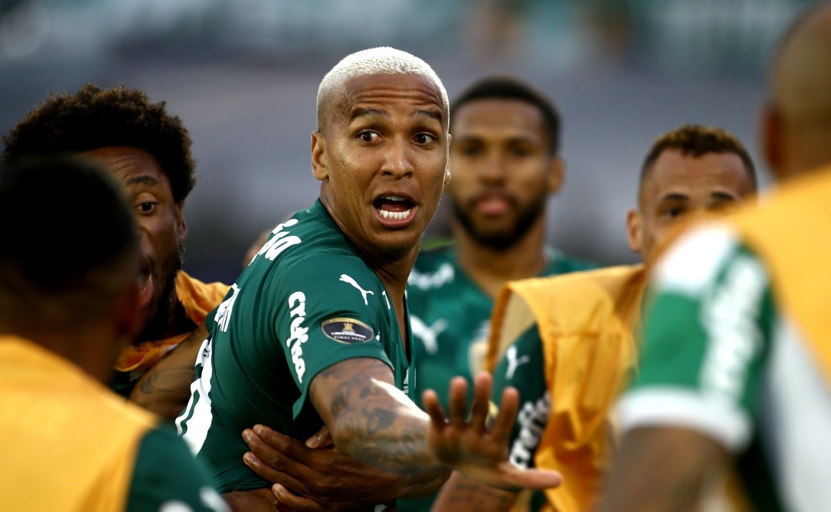 El club brasileño quiere concluir con Deverson y Luann en la disputa de la Libertadores