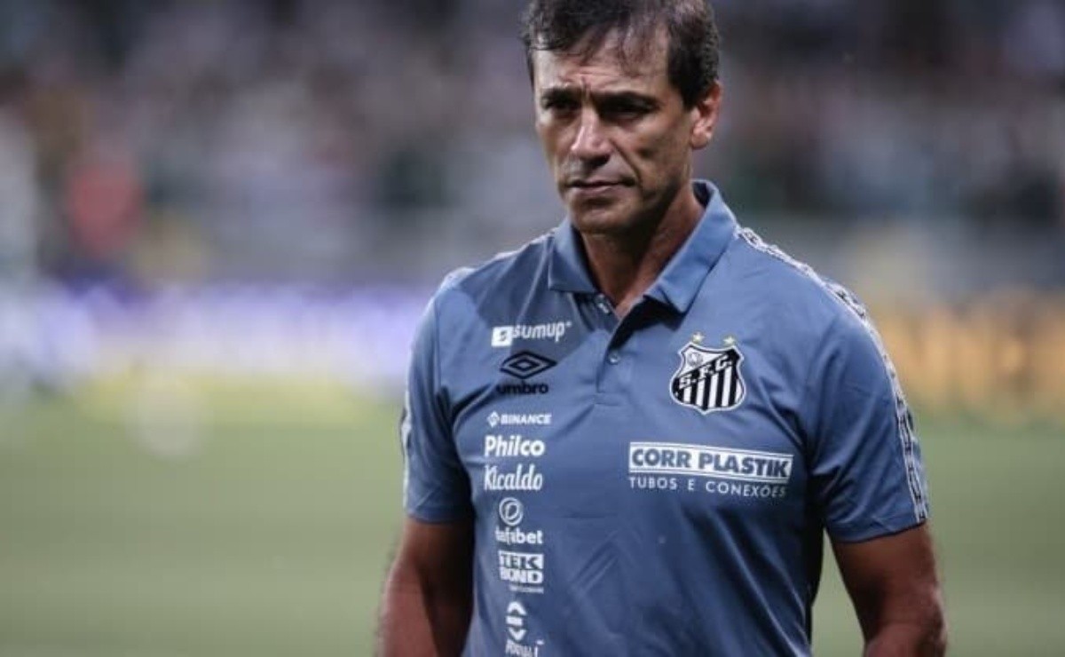 Angulo busca rescisão com o Cruz Azul para reforçar o Santos
