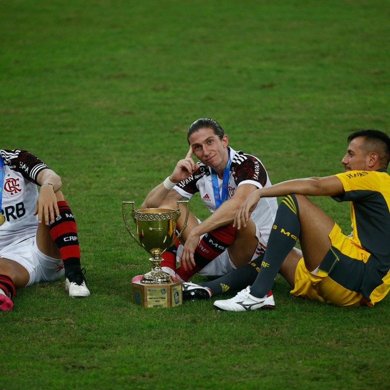 Após vice para o Fluminense, torcida do Flamengo pede a saída de 'paneleiros' e 'medalhões'