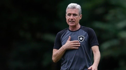 Luís Castro comandou Botafogo em jogo-treino contra o Volta Redonda (Foto: Vitor Silva/Botafogo)