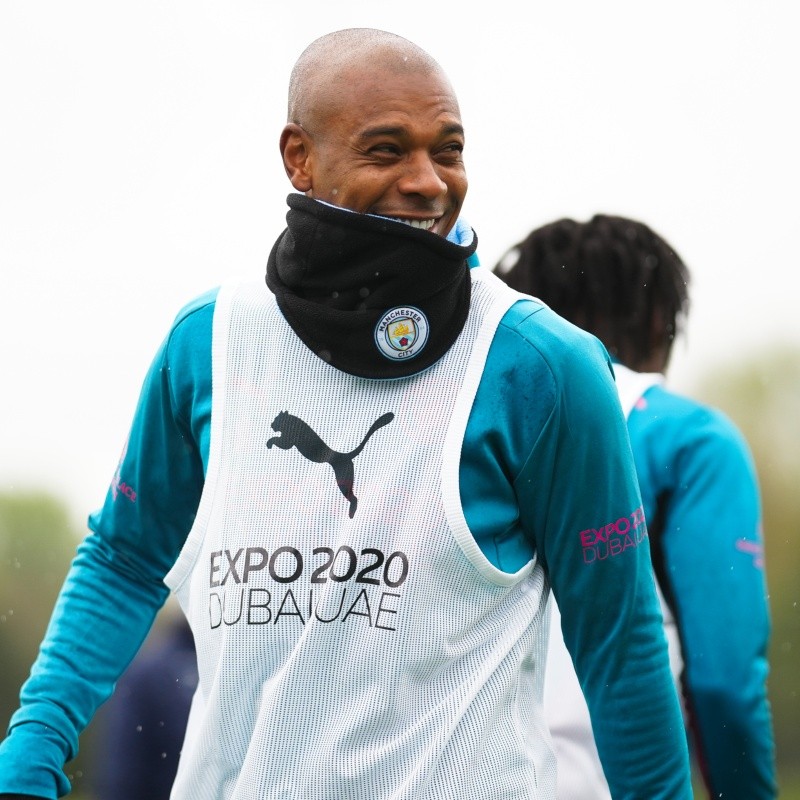 Fernandinho confirma saída do City e encaminha acerto com grande clube brasileiro