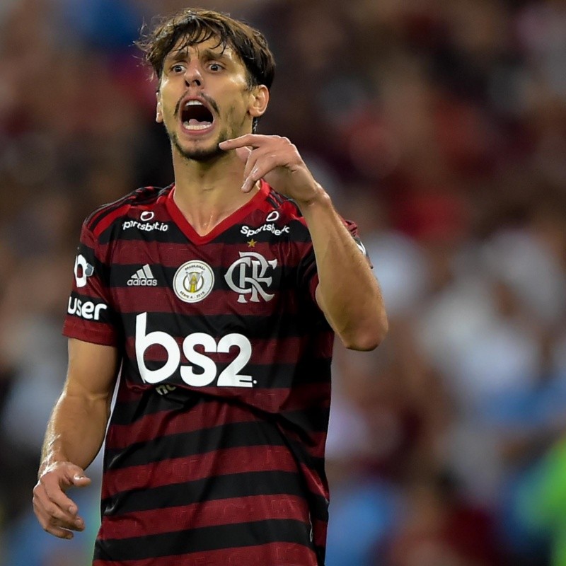 Rodrigo Caio dá boa notícia à torcida do Flamengo