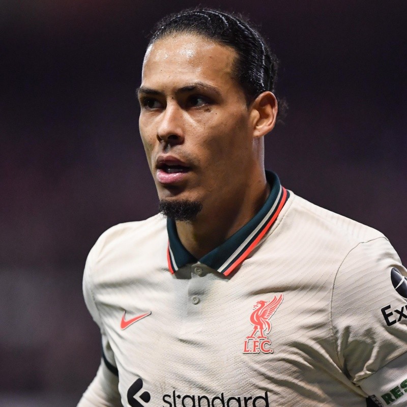 Gigante europeu recusou Van Dijk para fechar com zagueiro contestado, diz jogador