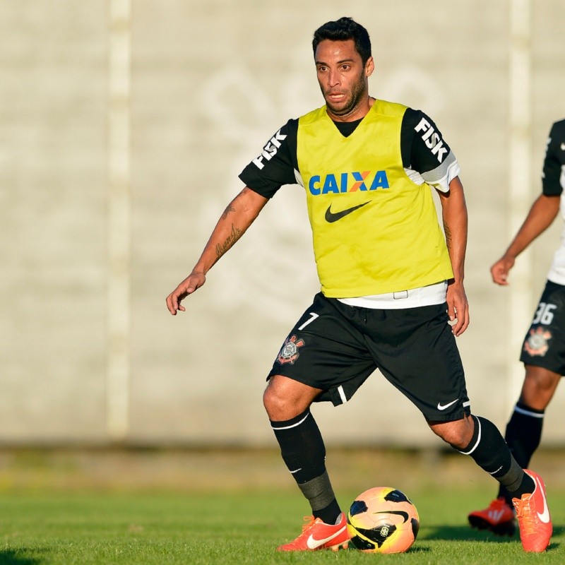 De volta! Ibson, ex-Flamengo, vai jogar em tradicional clube mineiro