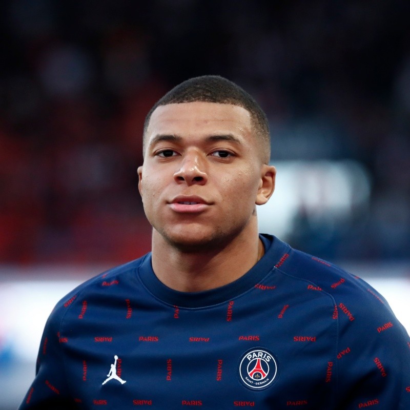 Técnico pede, e clube da Premier League se prepara para entrar na disputa por Mbappé