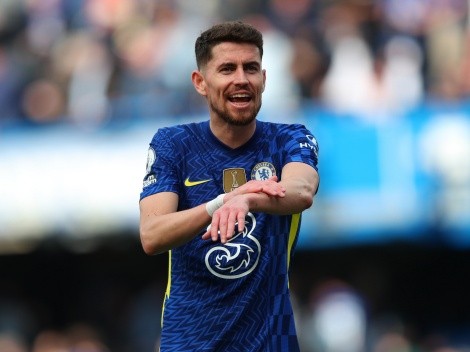 Grande clube europeu avança em negociações com o meio-campista Jorginho, do Chelsea