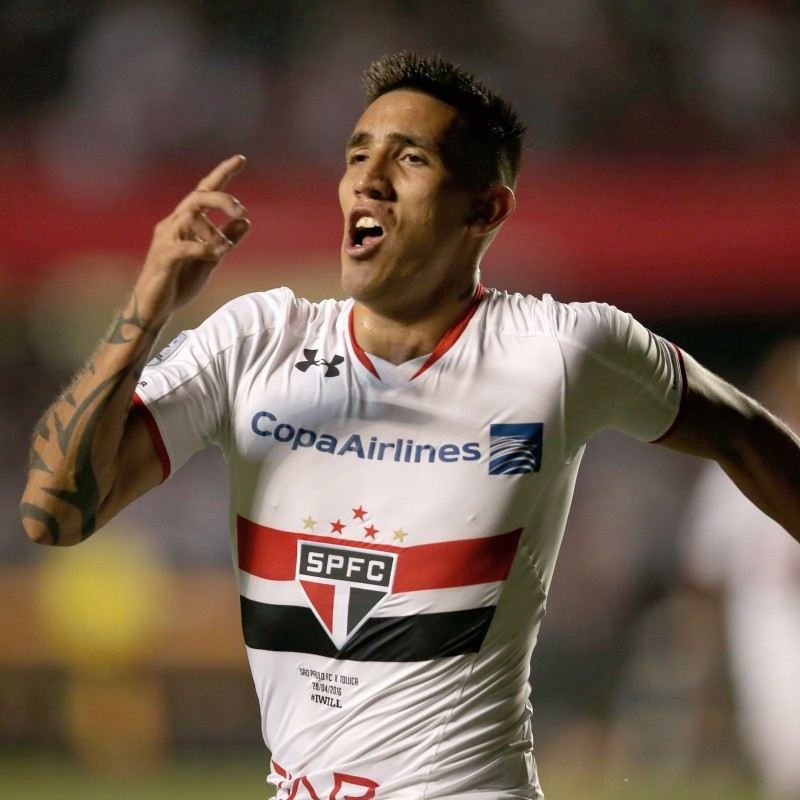 Torcida de grande clube brasileiro pede a contratação de Ricardo Centurión, ex-São Paulo