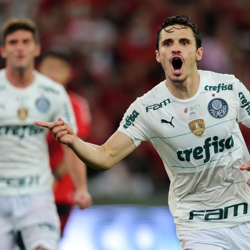 Em noite histórica, Raphael Veiga bate recorde e entra na história do Palmeiras