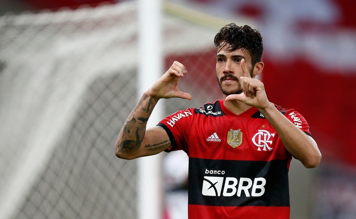 Fora dos planos do Flamengo, Gustavo Henrique pode fechar com gigante da  Série A do Brasileirão