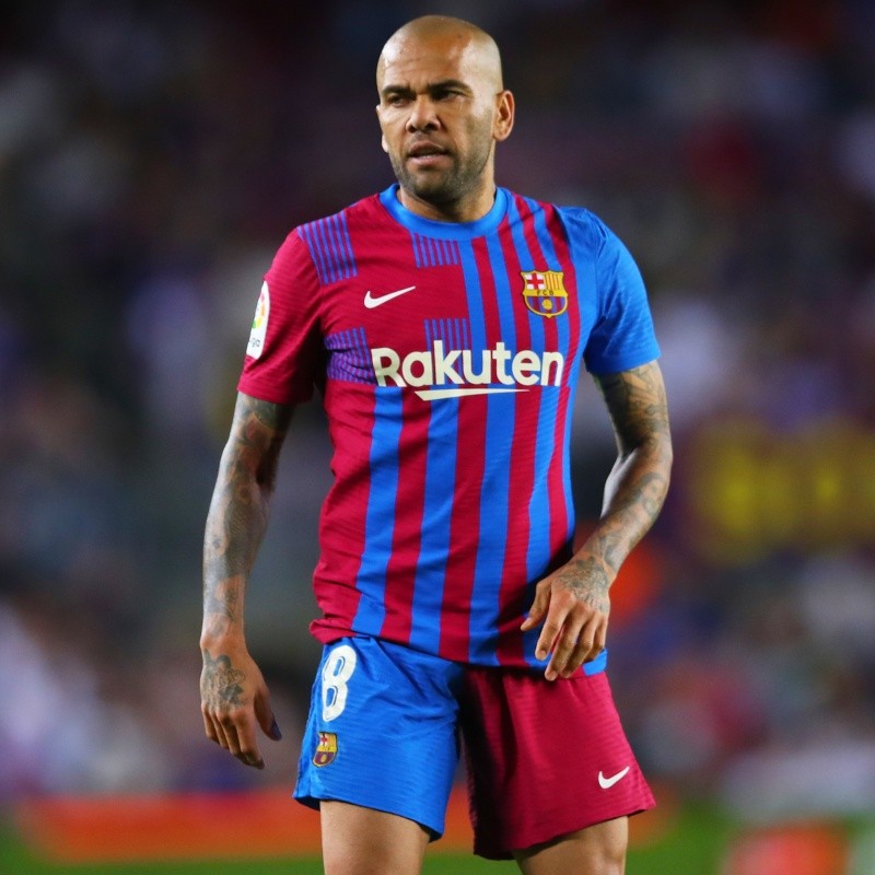 De saída do Barça, Daniel Alves pode estar pintando em clube do Brasil