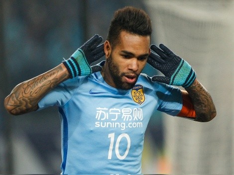 Alex Teixeira entra na mira de gigante carioca e pode deixar a Europa